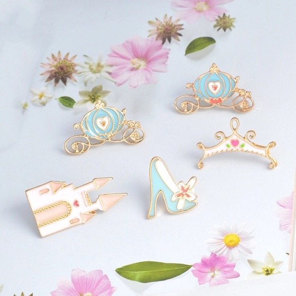 ‼️Must Bundle‼️Cinderella Princess Enamel Pins - Picture 3 of 7